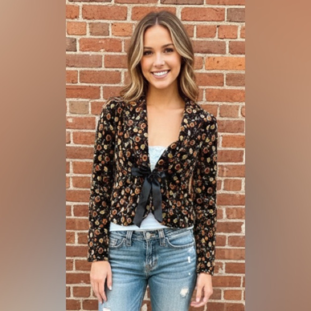 FREE PEOPLE Vintage Boho Black Floral Velvet Crop Tie Front Cottagecore Jacket S